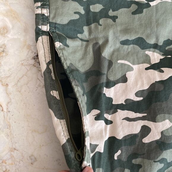 NWT Signature by Levi Strauss & Co.™ Men's Comfort Utility Pants Camo 32X32 - Picture 9 of 12